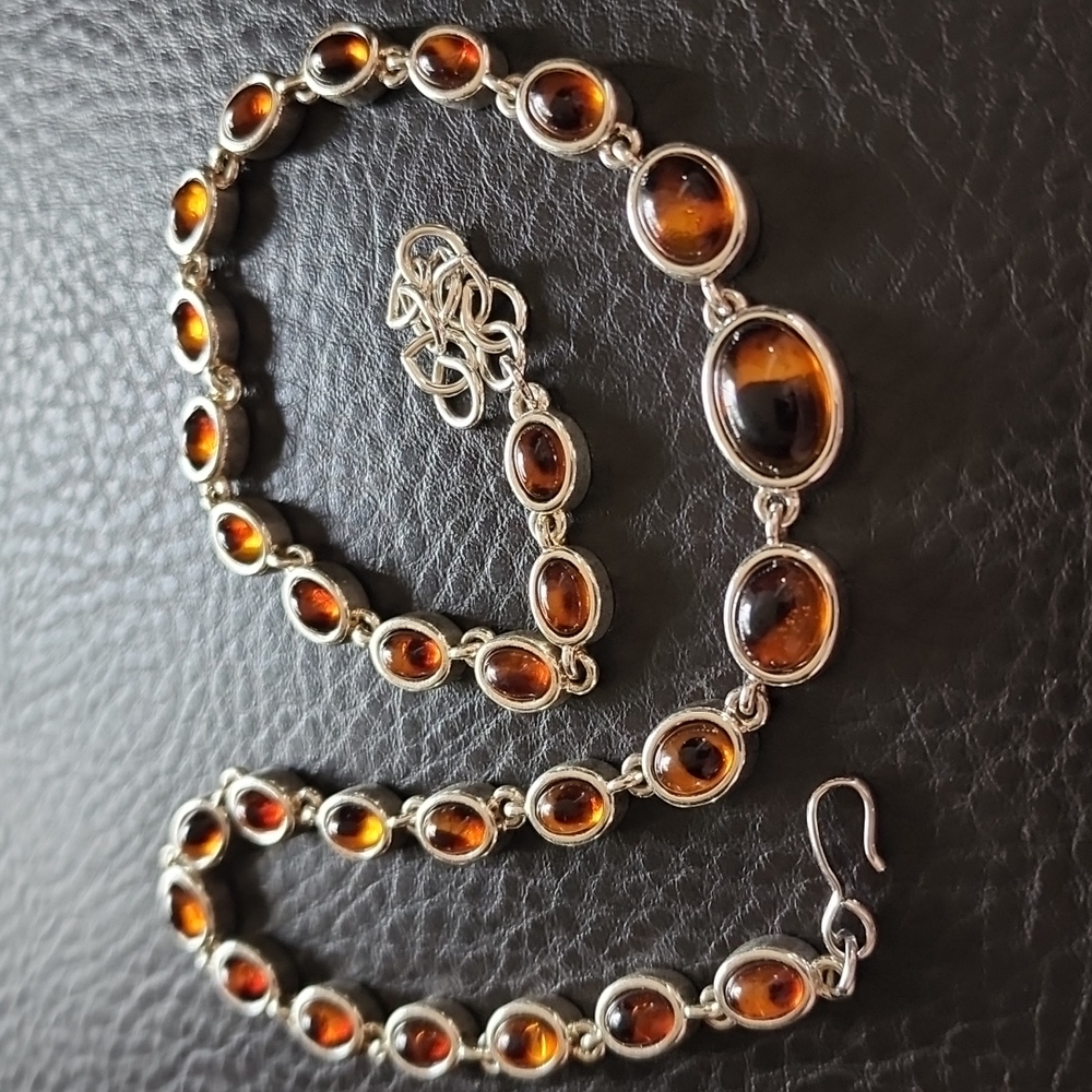 Monet necklace